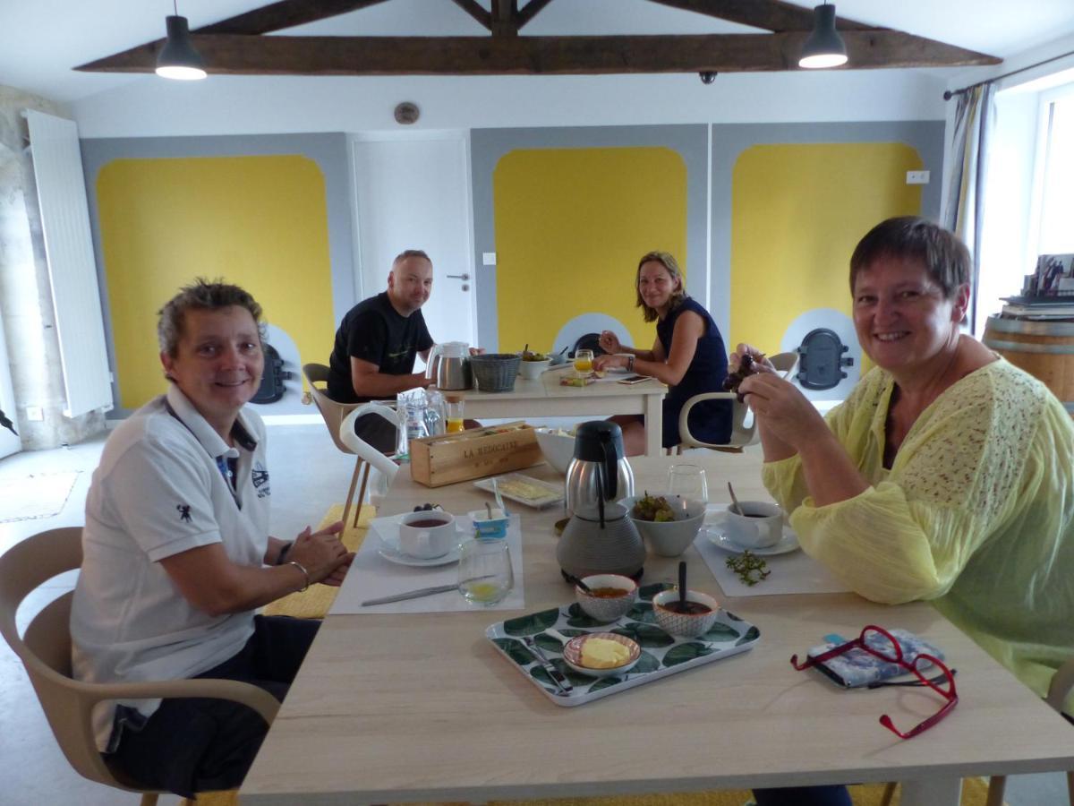 Bed and Breakfast L'Alambic De L'Estuaire Saint-Fort-sur-Gironde Exterior foto